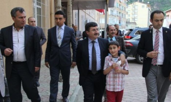 Vali Öz Çaykara’da İncelemelerde Bulundu
