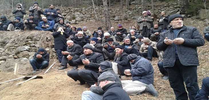 Çaykara bir çınar daha toprağa verildi 3