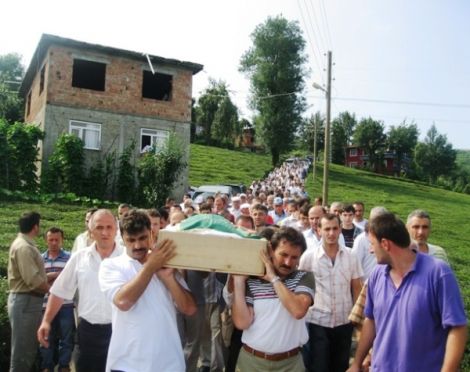 Hayırsever İş Adamı Toprağa Verildi 2 Hayırsever İş Adamı Toprağa Verildi 2