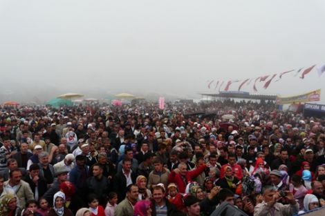 Sultanmurat’ta İnsan Seli