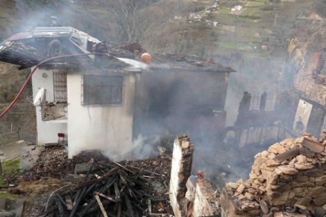 Maraşlı Köyünde Yangın 2 Maraşlı Köyünde Yangın 2