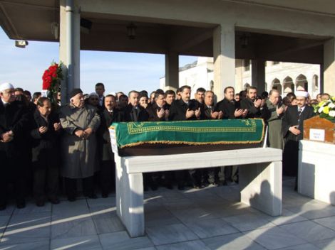 Ahmet Yıldız Dualarla Defnedildi 2 Ahmet Yıldız Dualarla Defnedildi 2