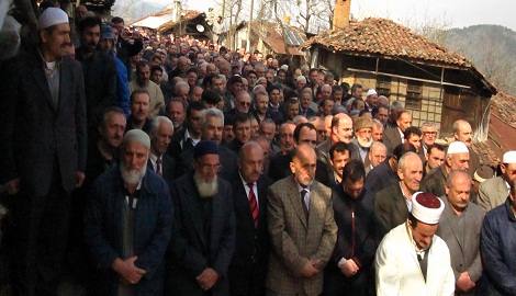 Cenazesini Oğlu Kıldırdı-Fotoğraflı 3 Cenazesini Oğlu Kıldırdı-Fotoğraflı 3