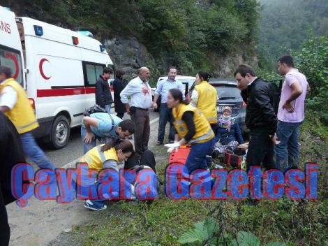 Çaykara Dernekpazarı Yolunda Kaza 3