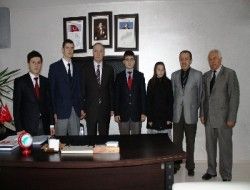 İl Öğrenci Meclisi Başkanı İle Diğer Üyeler Milli Eğitim Müdürünü Ziyaret Etti.