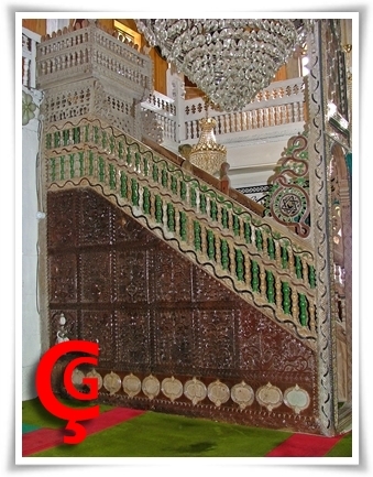 Tarihi Cami Yanıyor 3