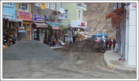 Çaykara'da Kanalizasyon Çalışmaları Devam Ediyor 3