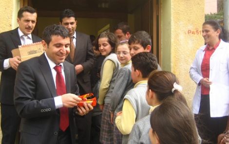 Kaymakamdan Zeki Bilge Ziyareti 2 Kaymakamdan Zeki Bilge Ziyareti 2