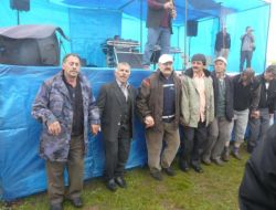 Kurtdağında Yağmur ve Horon Vardı 10 https://www.caykaragazetesi.com/wp-content/uploads/2011/07/kurtdaginda-yagmur-ve-horon-vardi-6.jpg
