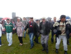 Kurtdağında Yağmur ve Horon Vardı 11 https://www.caykaragazetesi.com/wp-content/uploads/2011/07/kurtdaginda-yagmur-ve-horon-vardi-7.jpg