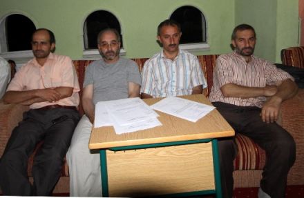 Bayramda Köylüler Bir Araya Geldi 8 https://www.caykaragazetesi.com/wp-content/uploads/2011/09/bayramda-koyluler-bir-araya-geldi-8.jpg