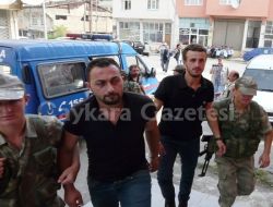 https://www.caykaragazetesi.com/wp-content/uploads/2011/09/hes-kavgasinda-uc-kisi-tutuklandi-2.jpg