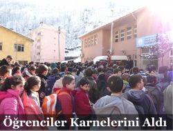 Öğrenciler Karnelerini Aldı