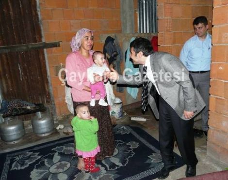 Kaymakam Muhtaç Aileye Sahip Çıktı 4
