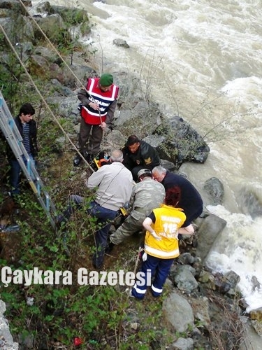 Öğrenci Servisi Dereye Düştü 2