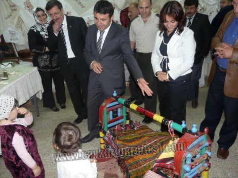 Halk Eğitimi Kursları Sergiyle Sona Erdi 15