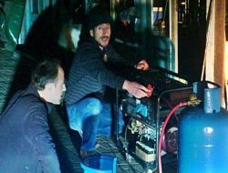 Çaykara’da Kar Geldi Elektrik Gitti