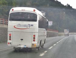 Çaykara Arabası Kaza Yaptı