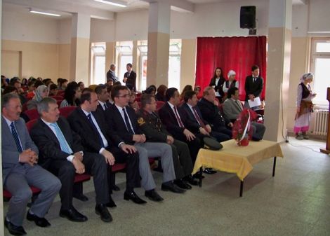 Ondokuz Mayıs Salonda Kutlandı