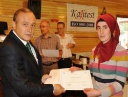Uzungöl Turizm Çalışanları Sertifikalarını Vali’den Aldı