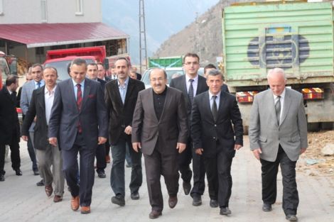Orhan Fevzi Gümrükçüoğlu Çaykara’da Ziyaretlerde Bulundu 26