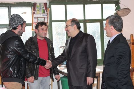 Orhan Fevzi Gümrükçüoğlu Çaykara’da Ziyaretlerde Bulundu 31