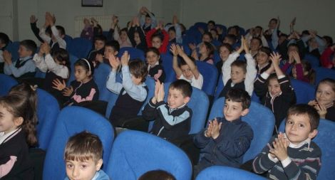 Minikler Tiyatro İle Tanıştı 1 Minikler Tiyatro İle Tanıştı 1