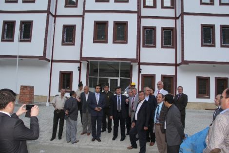 Vali Öz Çaykara'da İncelemelerde Bulundu 2
