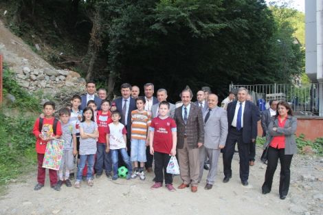 Vali Öz Çaykara'da İncelemelerde Bulundu 3
