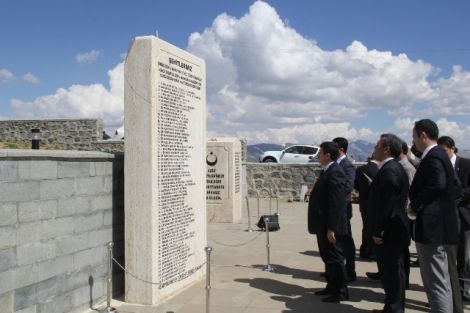 Vali Öz Çaykara'da İncelemelerde Bulundu 7