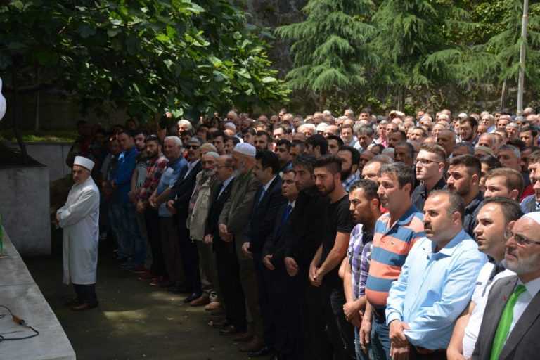 Amca Yeğen Gözyaşlarıyla Uğurlandı