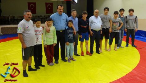 Dernekpazarı Güreş Milli Takımına Sporcu Yetiştiriyor