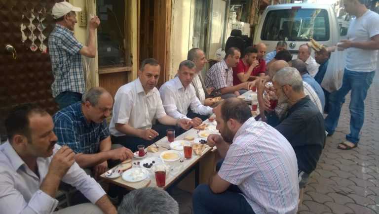 Başkan Tok, Esnafta Kahvaltılarda Buluşuyor