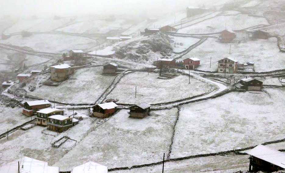 Yaylalar Beyaza Büründü 3 caykara_yayla_kar6