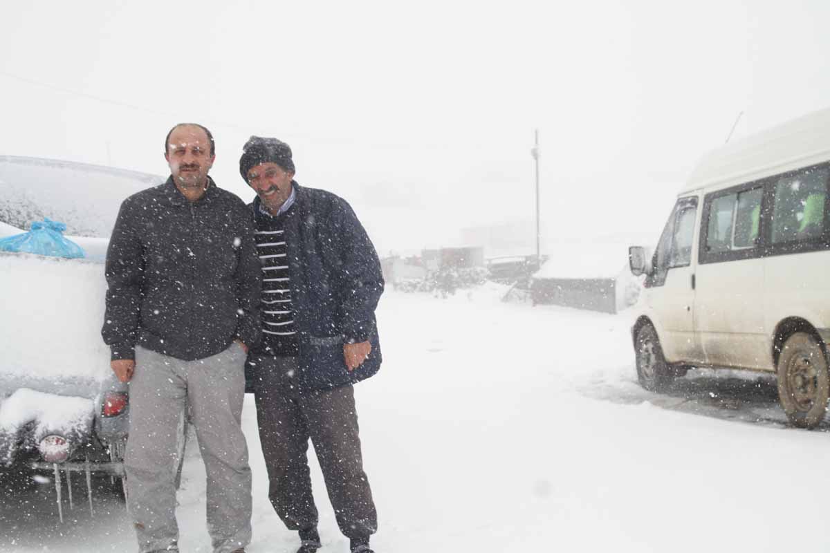 Yaylalar Beyaza Büründü 1 caykara_yayla_kar8