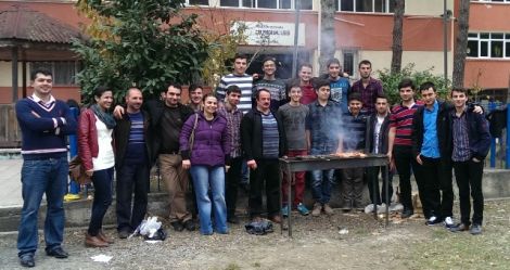 Hem Çalışıyorlar Hem Eğleniyorlar 2