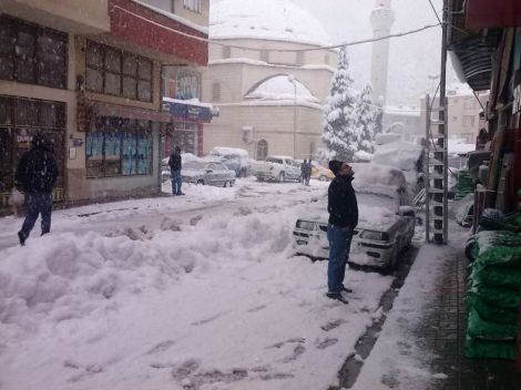 Kar Yağışı Hayatı Felç Etti 4 Kar Yağışı Hayatı Felç Etti 4