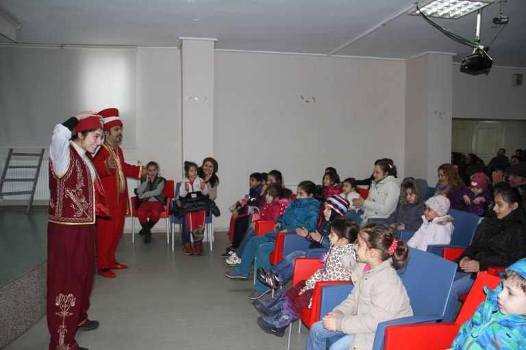 Çaykaralılar Derneğinde çocuk tiyatrosu