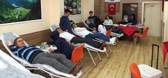 Pendik Uzungöl Derneği’nden örnek kan bağışı kampanyası