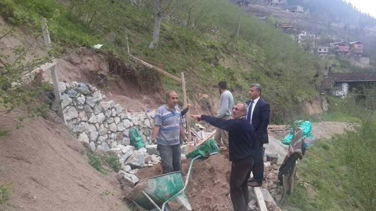 Taşkıran’da heyelan tehlikesi yaşayan Zeki Erdoğan’a yardım eli