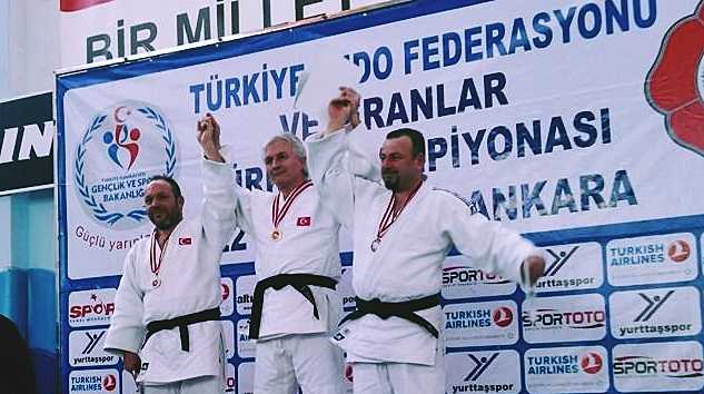 Veteranlar Şampiyonasında aynı kürsüde 2 Çaykaralı