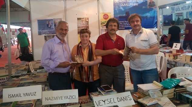 Çaykaralı Şairler Nazmiye Yazıcı ve İsmail Yavuz  7.Kocaeli Kitap Fuarında