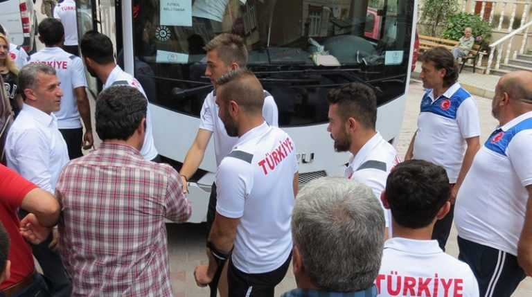 Ampute Futbol Milli Takımı Başkan Hanefi Tok’u ziyaret etti