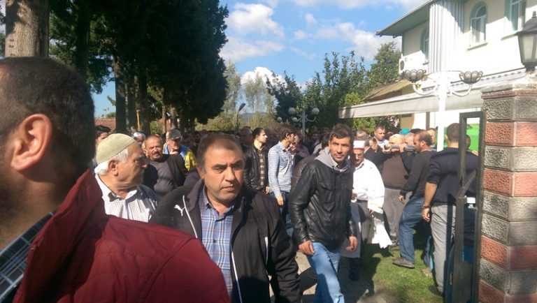 İbrahim Ocak Hendek'te dualarla toprağa verildi 13 İbrahim Ocak Sakarya ili Hendek İlçesi Büyükdere Mahallesinde toprağa verildi