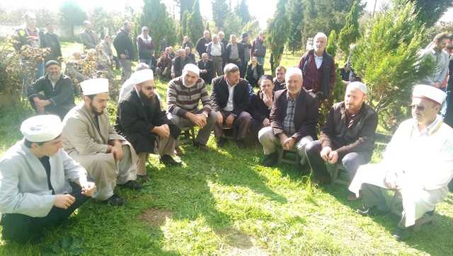 İbrahim Ocak Hendek'te dualarla toprağa verildi 19 İbrahim Ocak Sakarya ili Hendek İlçesi Büyükdere Mahallesinde toprağa verildi