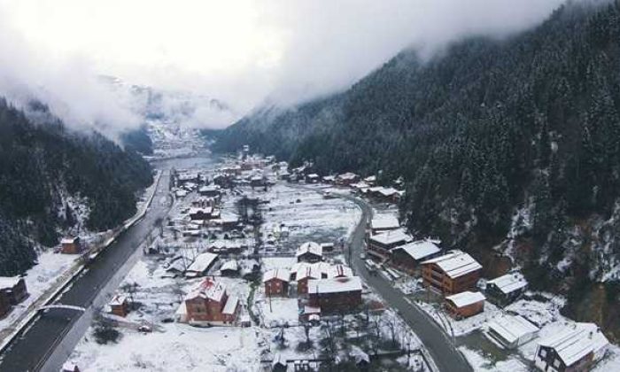 Uzungöl’e kar yağdı