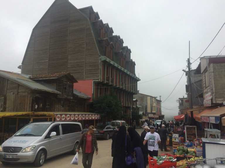 Araplar darbeye rağmen geliyor