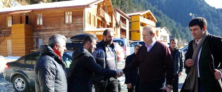 Vali Yavuz Uzungöl’de turizm toplantısına katıldı
