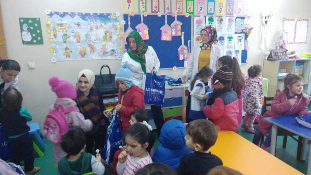 Çaykara'da 1245 öğrenciye kıyafet hediyesi 113