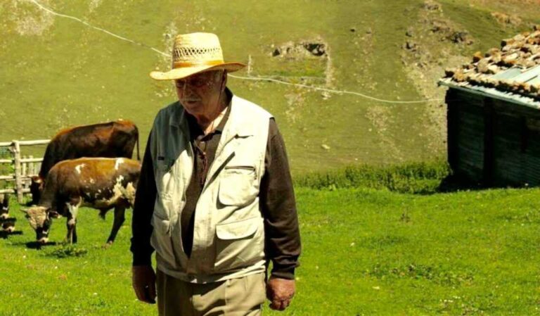 Çayıroba’dan Dursun Şahinsoy vefat etti